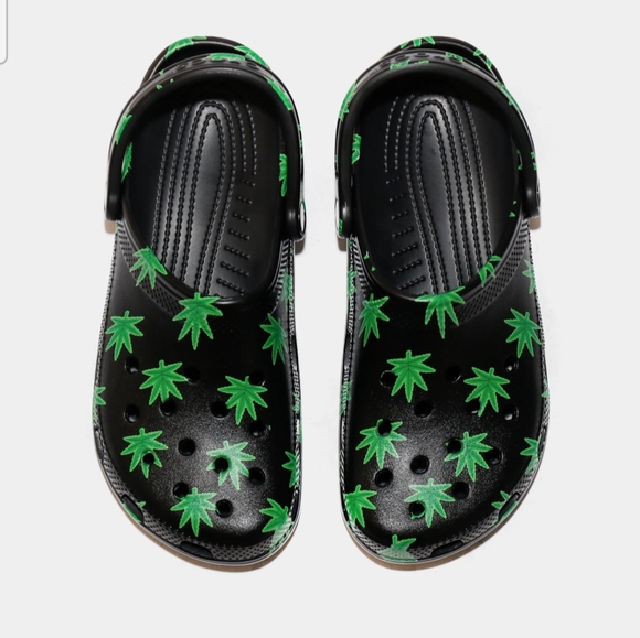 Crocs Classic Hemp Leaf Clog - Picture 2 of 12